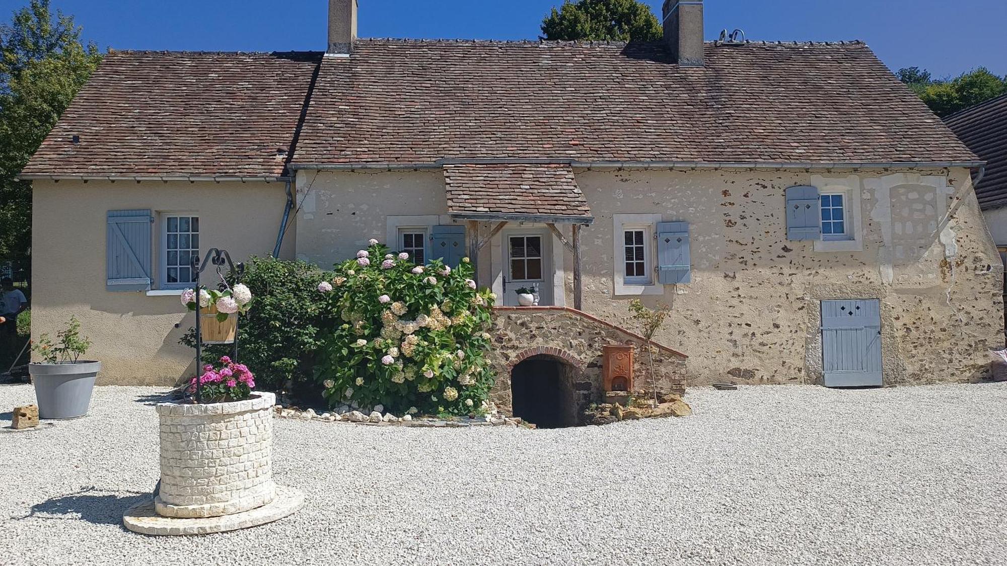 La Petite Maison Dans La Prairie Ecommoy Exterior foto